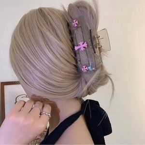 Chrome hair clip pink cross